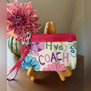 Coach Poppy Daisy Floral Graffiti Wristlet